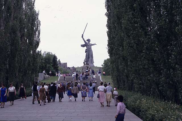 SU90-243