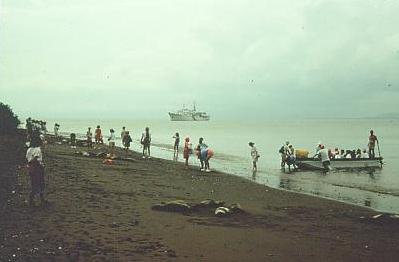 Galápagos-Explorer bei Rábida