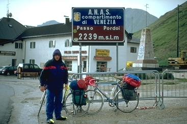 an der Paßhöhe des Pordoi Jochs